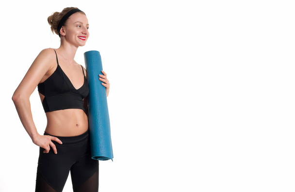 Slim woman athlete doing fitness workout  - Φωτογραφία, εικόνα