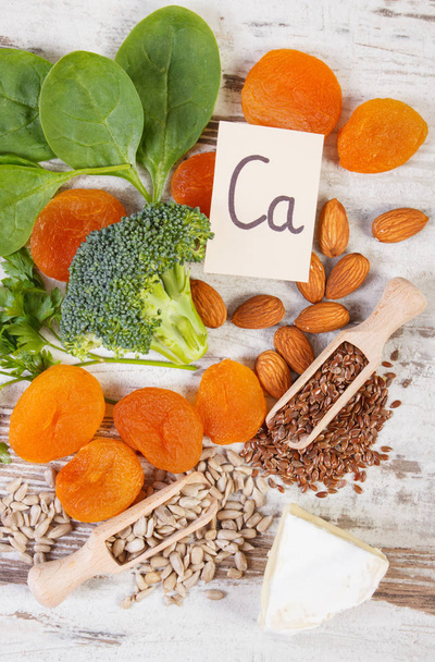 カルシウム、食物繊維、健康的な栄養を含む食材 - 写真・画像