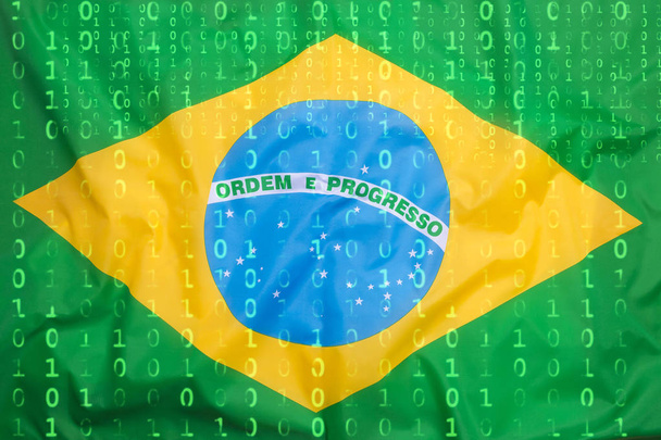 Двоичный код с флагом Бразилии, концепция защиты данных
 - Фото, изображение
