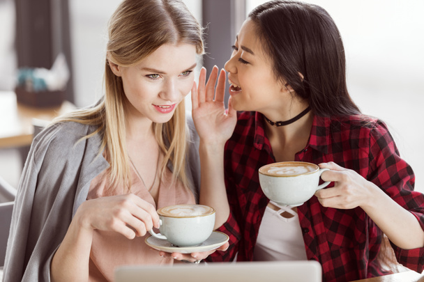 Young women drinking coffee  - Photo, Image