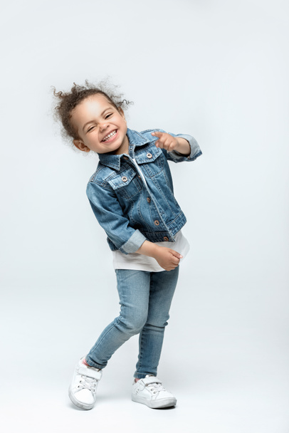 drôle petite fille en jeans
 - Photo, image