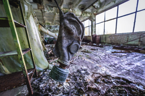 チェルノブイリ ゾーンの古い工場 - 写真・画像