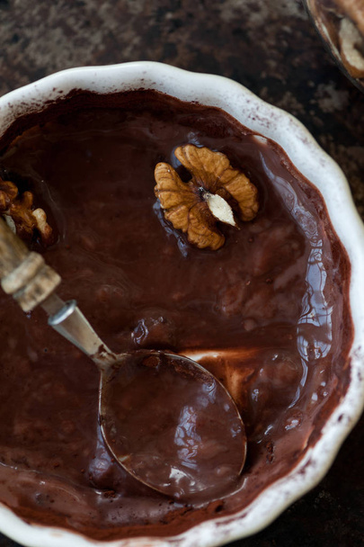 Σουφλέ σοκολάτας με καρύδια - Φωτογραφία, εικόνα