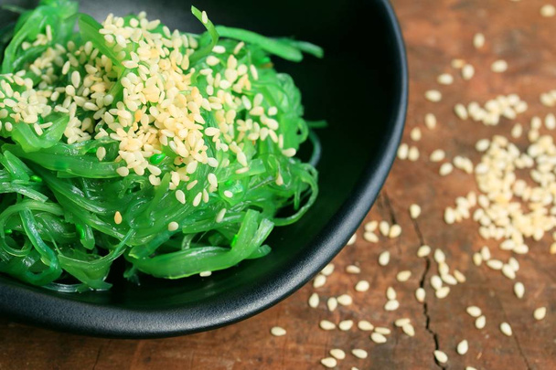 Salada de algas marinhas - comida japonesa
 - Foto, Imagem
