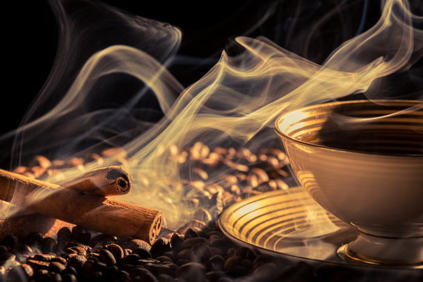 Cinnamon smell of brewed coffee - Photo, Image