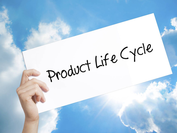 Product levenscyclus teken op wit papier. Man Hand bedrijf papier w - Foto, afbeelding
