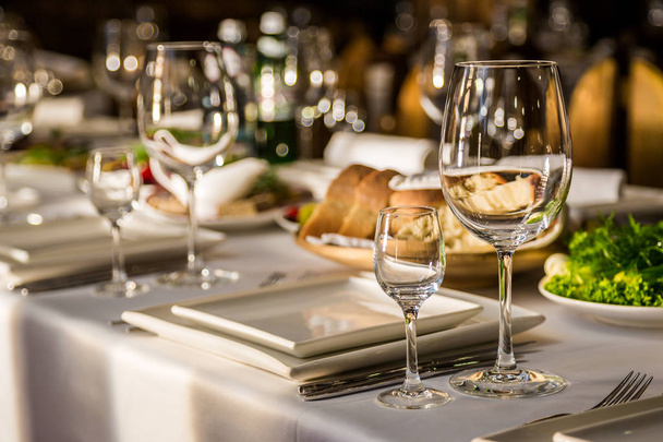Serving banquet table - Zdjęcie, obraz
