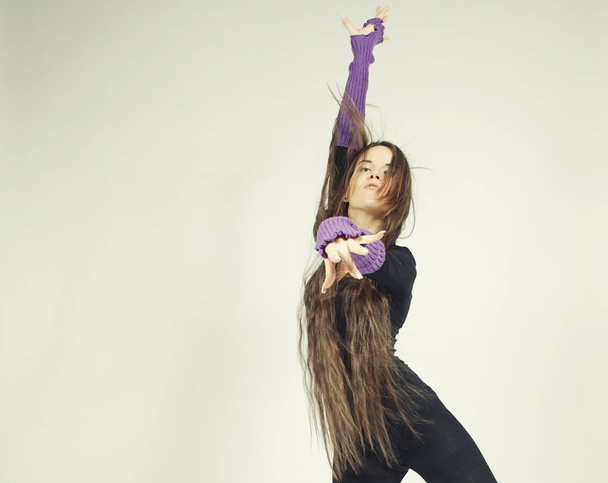 young dancer woman with long hair - 写真・画像