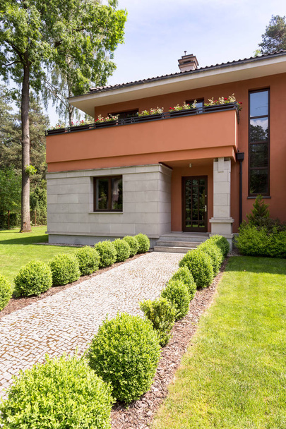 Contemporary house exterior with pathway - Zdjęcie, obraz