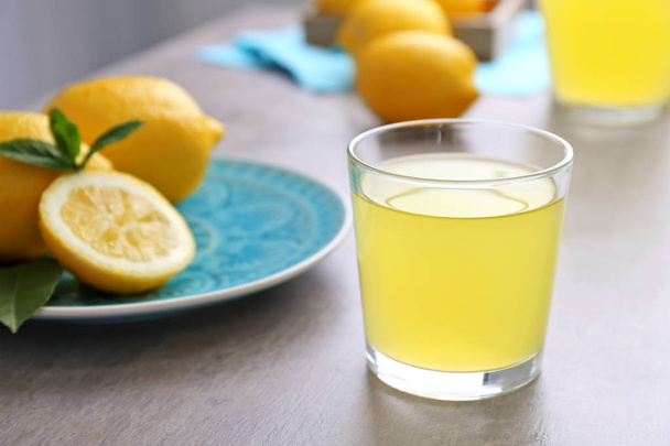 Delicious lemon juice - Foto, Imagen