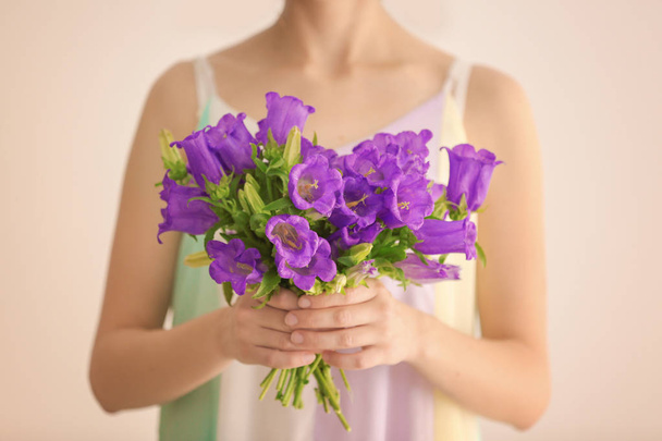 Woman holding beautiful bouquet  - Foto, immagini
