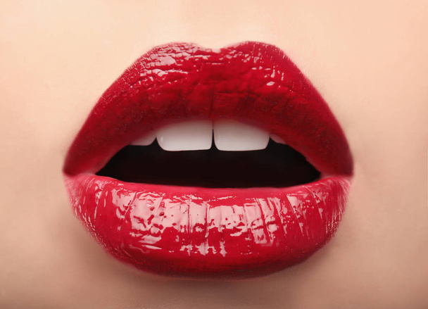 woman with red lips  - Foto, Imagen