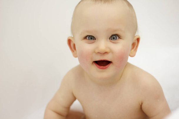 Πορτρέτο του ένα μωρό στο μπάνιο - Φωτογραφία, εικόνα