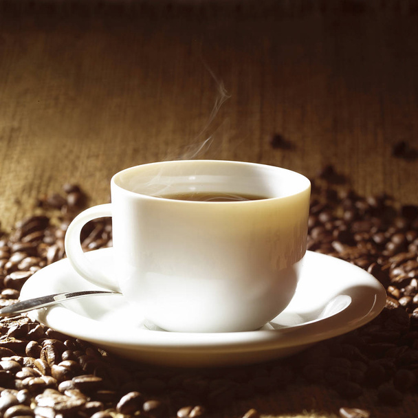  Tasse Kaffee auf dem Tisch - Foto, Bild