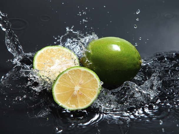  fresh ripe lemons - Foto, Imagem