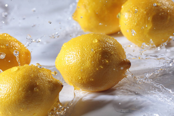 Ripe yellow lemons - Zdjęcie, obraz