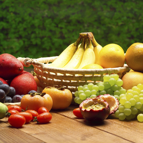 zestaw surowych owoców - Zdjęcie, obraz