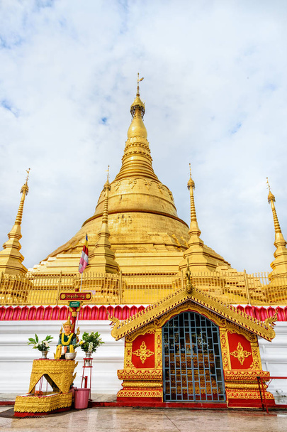 Tachileik Shwedagon Pagoda - Foto, Imagen