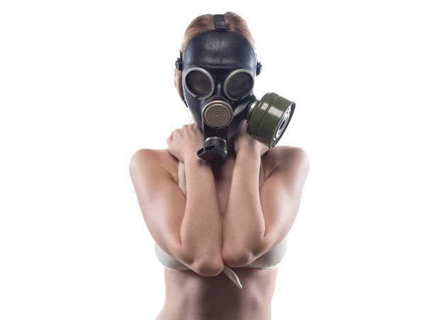 Gaz maskesi genç kadın meme kaplı - Fotoğraf, Görsel