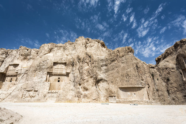 Tombs Achaemenid kings in Naqsh-e Rustam, Persepolis ruin Iran - Фото, изображение