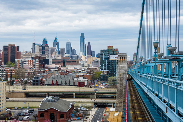 Skyline der Innenstadt von Philadelphia, Pennsylvania von benjamin fra - Foto, Bild