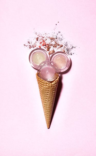 Dry perfume in waffle cone - Foto, Imagen