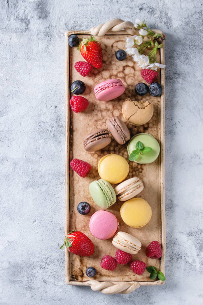Variety of french dessert macaroons - Φωτογραφία, εικόνα