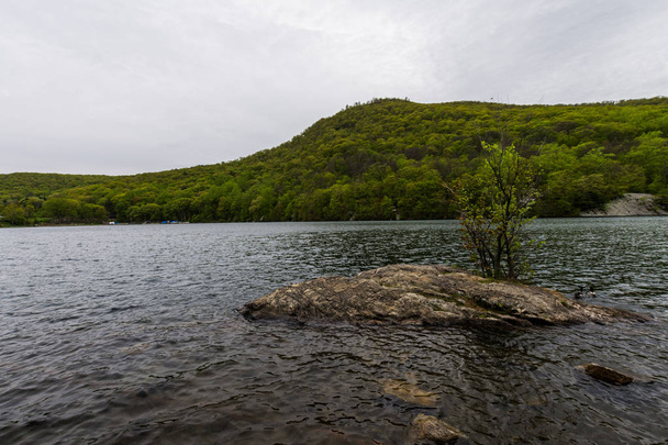 Hessian Lake Bear Mountainissa New Yorkin pohjoisosassa
 - Valokuva, kuva