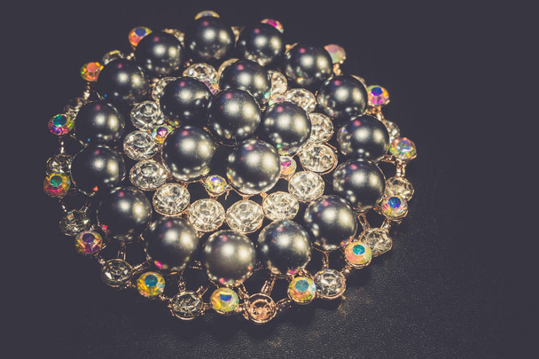 Black Pearl Round Brooch Retro - Photo, Image