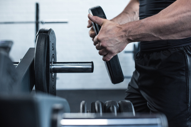 Muscular man in gym  - Foto, Imagem
