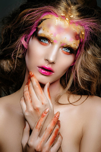 woman with bright makeup - Фото, зображення