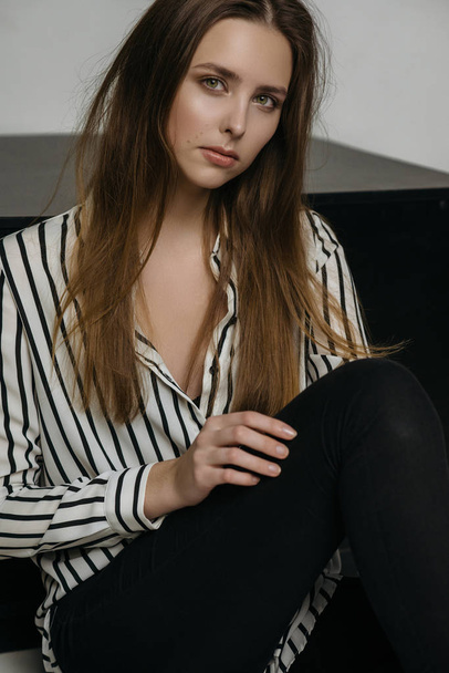 woman in striped shirt - Fotografie, Obrázek