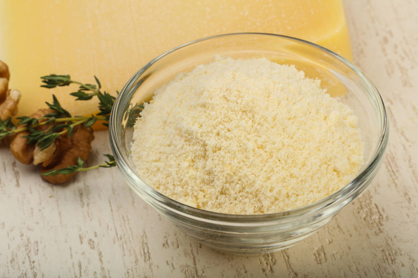 Сиру пармезан, тертого сиру
 - Фото, зображення