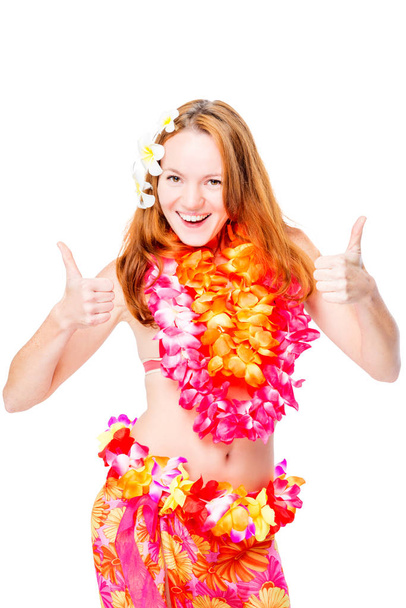 Stijlvolle meisje in Hawaiian kleren poseren op witte achtergrond s - Foto, afbeelding