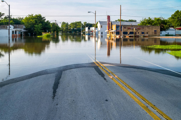 カンザス州コフィービルの洪水被害 - 写真・画像