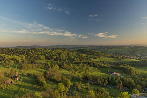 Tolstejn 城 Luzicke 山からの日の出 - 写真・画像