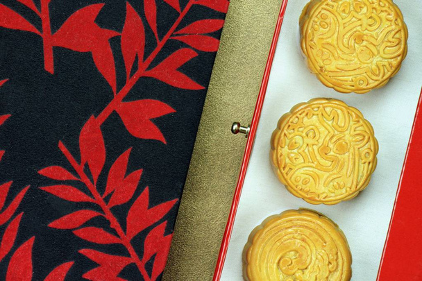 Close up view of Chinese moon cake in gift set box for celebrate in Mid autumn festival. (Moon cake day) - Фото, изображение
