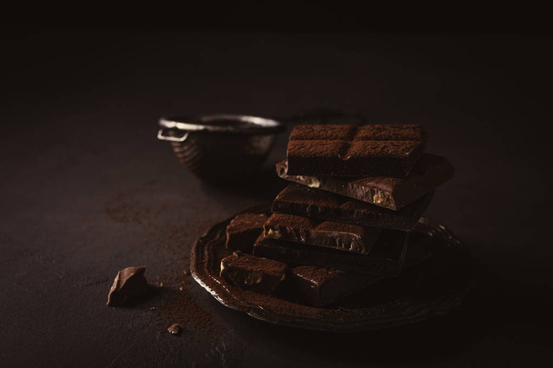 Pièces de chocolat cassées - Photo, image