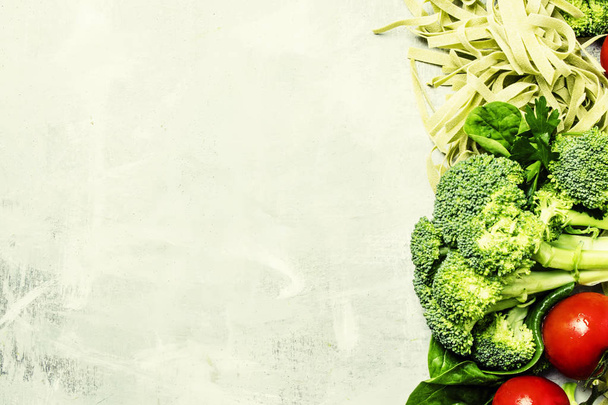ingredients for cooking green vegetarian pasta  - Zdjęcie, obraz