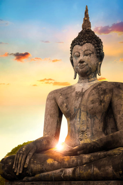Temple Wat Mahathat au parc historique de Sukhothai, site du patrimoine mondial de l'UNESCO en Thaïlande
 - Photo, image