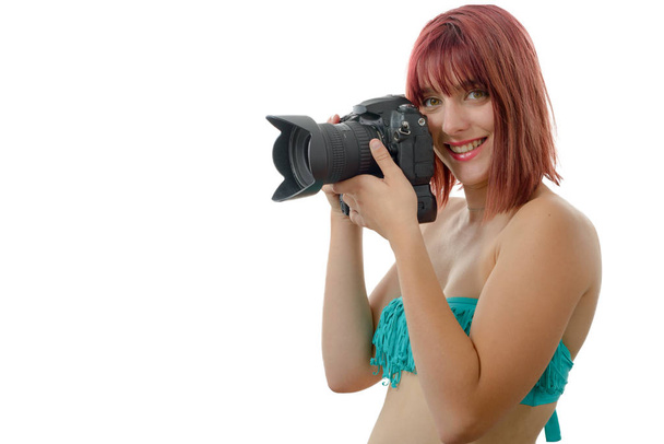 hermosa mujer en traje de baño sosteniendo cámara fotográfica digital
 - Foto, Imagen