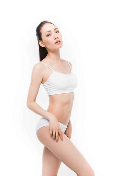 asiatische Mädchen in weißer Unterwäsche - Foto, Bild