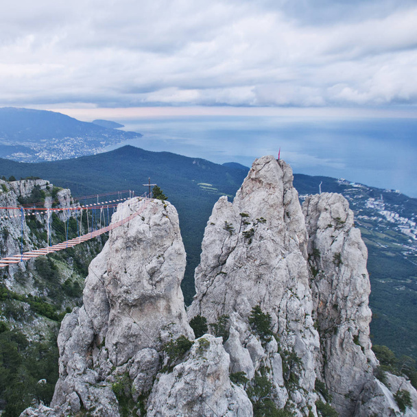 Ai-Petri kallioita. Krimin vuoret. Auringonlasku
 - Valokuva, kuva