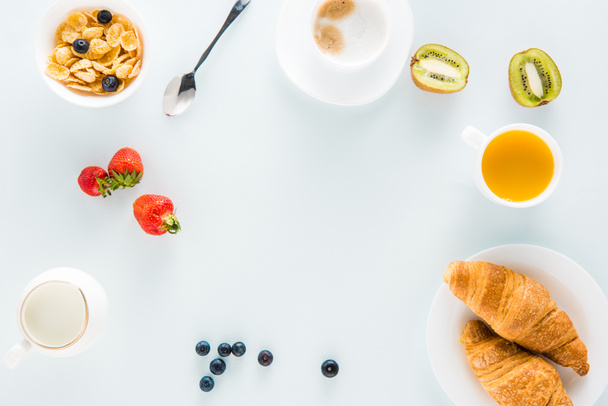 ízletes reggeli croissant  - Fotó, kép