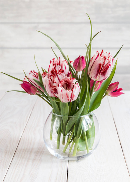 Imagen con tulipanes
 - Foto, Imagen