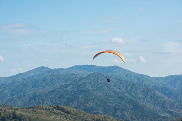 siklóernyős-hegység - Fotó, kép