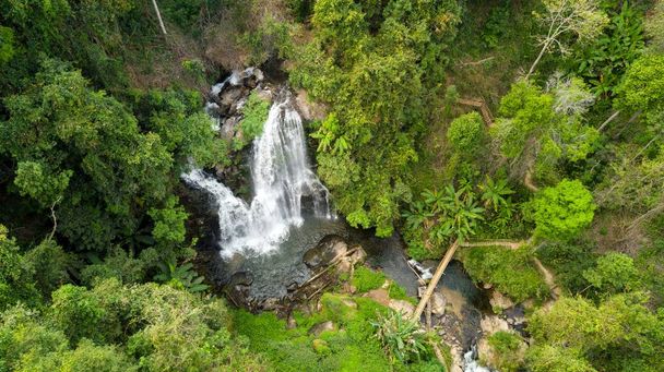 A légi felvétel a vízesés jungle - Fotó, kép