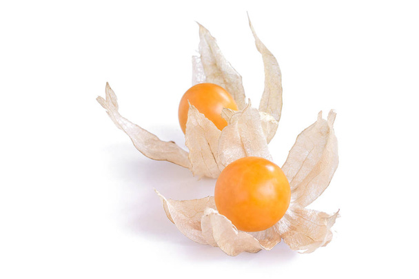 Ακρωτήριο Φραγκοστάφυλο (νόστιμα physalis) φρούτα σε γκρο πλαν που απομονώνονται σε λευκό φόντο - Φωτογραφία, εικόνα