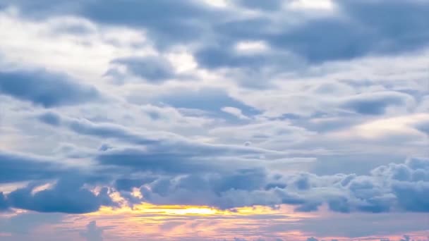 mooie blauwe lucht met wolken - Video