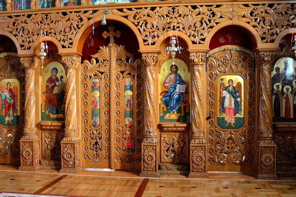 Monasterio Sambata, un monasterio ortodoxo rumano en Smbta de Sus, condado de Braov, en la región de Transilvania de Rumania
 - Foto, imagen